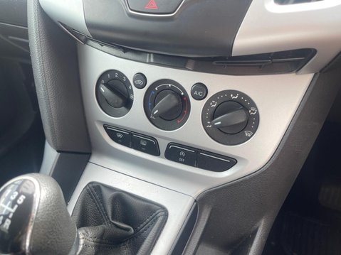 Ford Focus 1.0T EcoBoost Zetec Euro 5 (s/s) 5dr 23