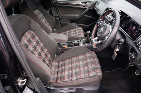 Volkswagen Golf 2.0 Golf GTi Performance TSi 5dr 30