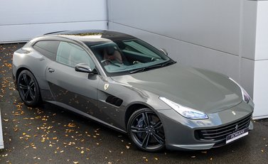 Ferrari GTC4 Lusso V12 TAILOR MADE 2