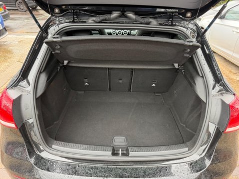 Mercedes-Benz A Class 1.5 A180d AMG Line (Premium Plus) 7G-DCT Euro 6 (s/s) 5dr 29