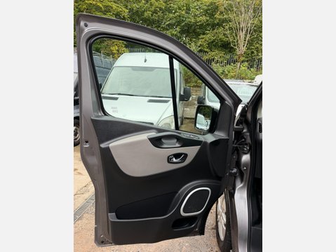 Renault Trafic 1.6 dCi ENERGY 27 Sport Nav Panel Van 5dr Diesel Manual SWB Standard Roof E 35