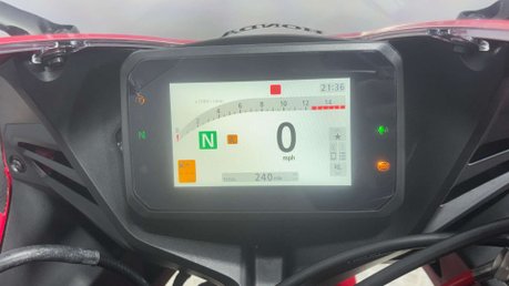 Honda CBR 2024 74 PLATE E-CLUTCH ONLY 240 MILES MOT AUTO 650CC SPORTS BIKE 41