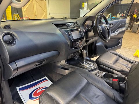 Nissan Navara 2.3 Navara Tekna dCi Auto 4WD 5dr 69