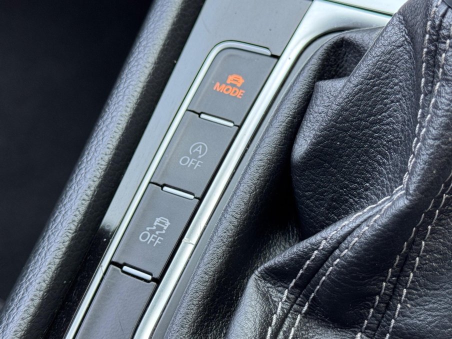 2016 Volkswagen Golf — image 33