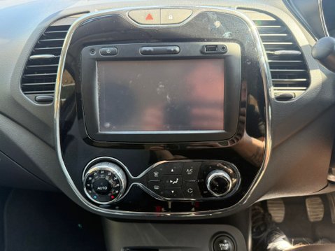 Renault Captur 0.9 TCe ENERGY Dynamique Nav SUV 5dr Petrol Manual Euro 6 14