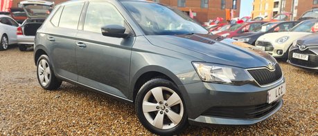 Skoda Fabia 1.2 SE TSI LOOK! £20.00 R/TAX .. 6 MAIN DEALER SERVICES! 1 OWNER..P/SENSORS 1