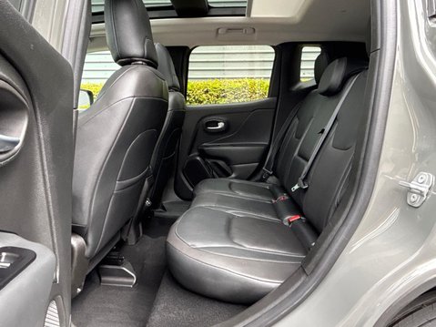 Jeep Renegade S MHEV 29