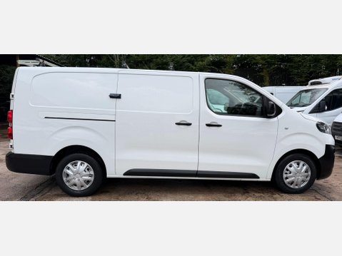 Vauxhall Vivaro 1.5 Turbo D 2900 Dynamic Panel Van 6dr Diesel Manual L2 H1 Euro 6 (s/s) (10 7