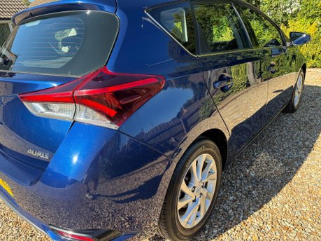 Toyota Auris 1.2 VVT-i Icon CVT Euro 6 (s/s) 5dr 8