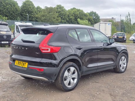 Volvo XC40 2.0 T4 Momentum SUV 5dr Petrol Auto AWD Euro 6 (s/s) (190 ps) 28