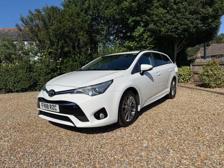 Toyota Avensis 2.0 D-4D Business Edition Touring Sports Euro 6 (s/s) 5dr 1