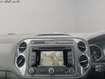 Volkswagen Tiguan 2.0 TDI BlueMotion Tech R-Line DSG 4WD Euro 5 (s/s) 5dr (Nav) 19