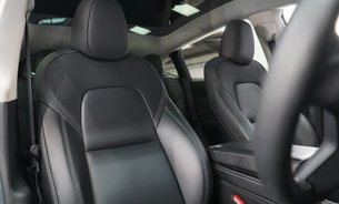 Tesla Model Y LONG RANGE AWD Battery SOH 90% Good Tyres One Owner VAT Qualifying 4