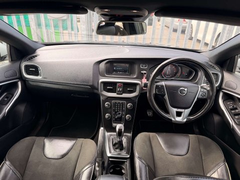 Volvo V40 2.0 V40 R-Design D2 5dr 4