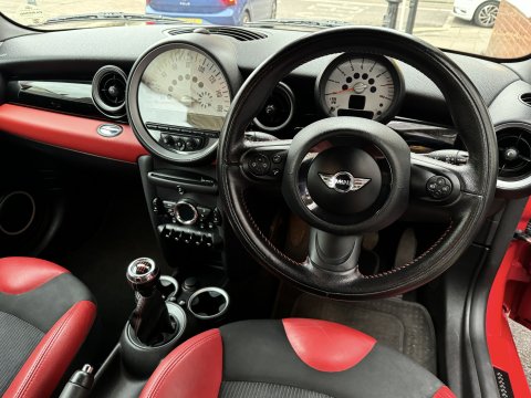 Mini Hatch COOPER 42