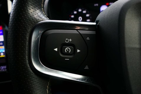 Volvo XC40 2.0 XC40 R-Design T4 AWD Auto 4WD 5dr 35