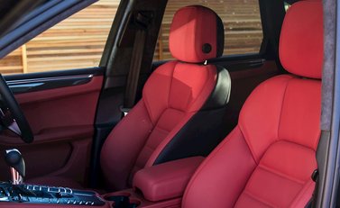 Porsche Macan Turbo 15