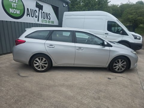 Toyota Auris ICON D-4D ESTATE 3