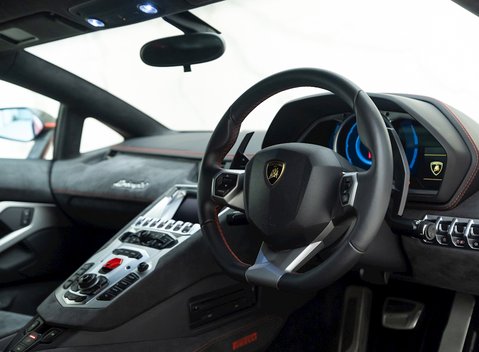 Lamborghini Aventador LP 700-4 Pirelli Edition 11