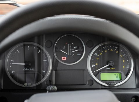 Land Rover Defender 110 Adventure Edition 18