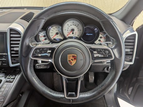 Porsche Cayenne 3.0 Cayenne V6 D Tiptronic S 4WD 5dr 64