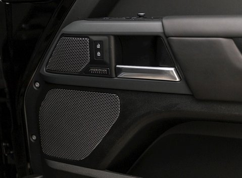 Land Rover Defender 90 X D300 19