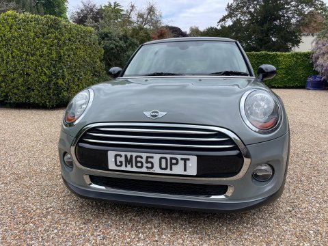 Mini Hatch 1.5 Cooper Hatchback 3dr Petrol Auto Euro 6 (s/s) (136 ps) 4