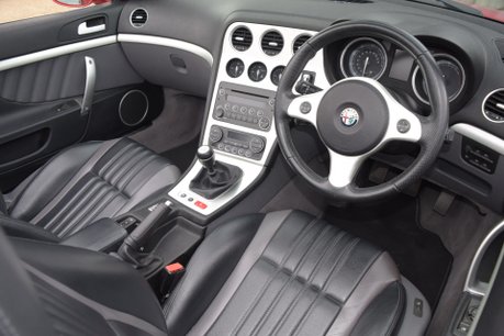 Alfa Romeo Spider 2.2 JTS 9