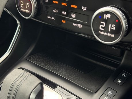 Jaguar E-Pace R-DYNAMIC S 21