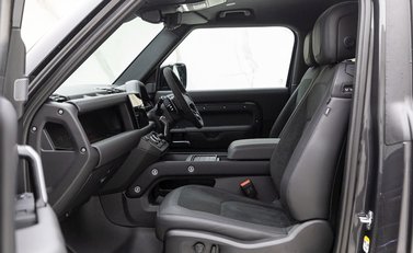 Land Rover Defender 90 V8 Carpathian Edition 13