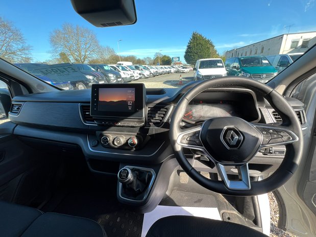 Renault Trafic LWB L2H1 Sport L130 Air Con Alloys Nav Sensors EURO 6 NO VAT 26