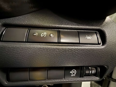 Nissan Juke 1.0 Juke N-Connecta DiG-T 5dr 18