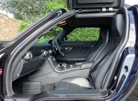 Mercedes-Benz SLS AMG 16