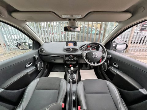 Renault Clio DYNAMIQUE TOMTOM 16V 26