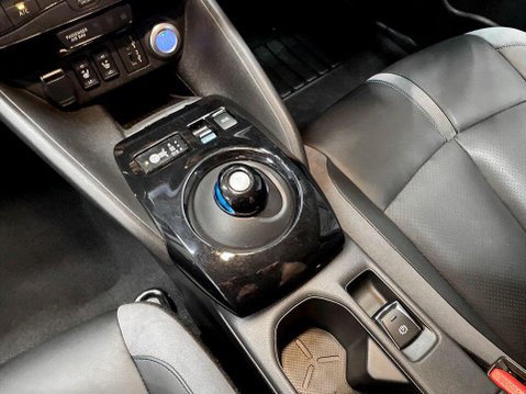 Nissan LEAF 39kWh Tekna Hatchback 5dr Electric Auto (150 ps) Sat Nav 17