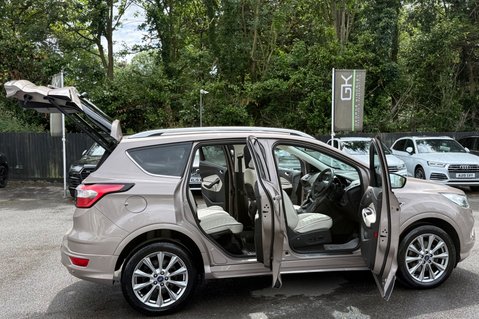 Ford Kuga VIGNALE TDCI AUTO - MILANO GRIGIO PAINT - PAN ROOF -APPEARANCE PACK 22
