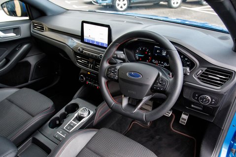 Ford Focus ST-LINE X 4