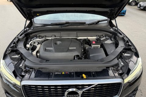 Volvo XC60 T5 R-DESIGN PRO AWD -ONE OWNER - 7 VOLVO SERVICES 53