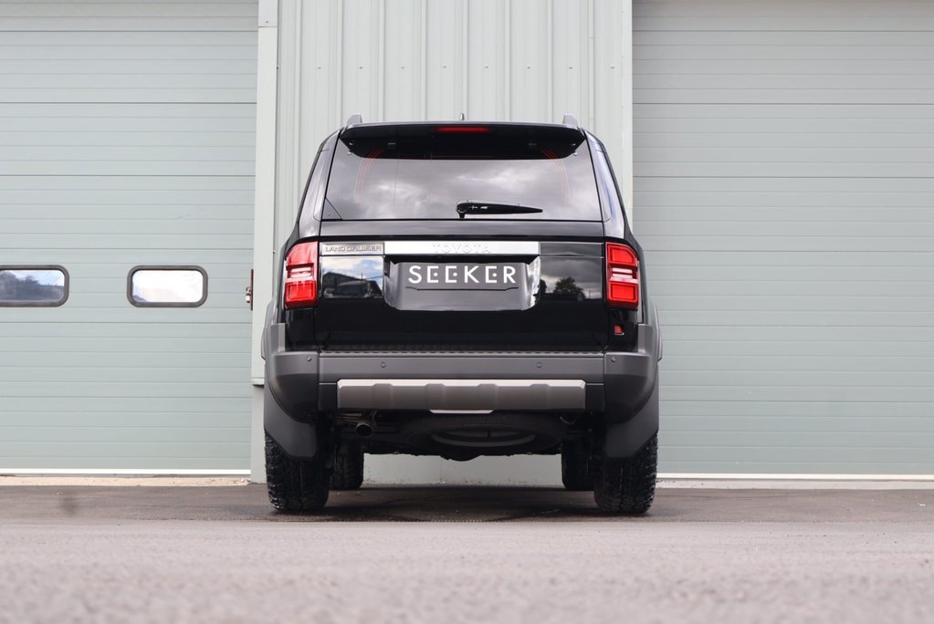 Toyota Land Cruiser BRAND NEW COMMERCIAL WITH A GENUINE REAR SEAT CONVERSION 5