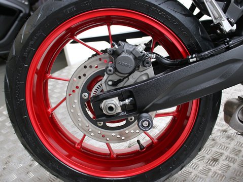 Suzuki GSX-8R GSX 800 FRQM4 GSX-8R 20