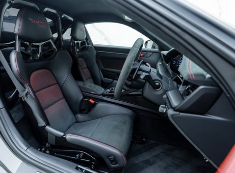 Porsche 911 GT3 RS (992) 12