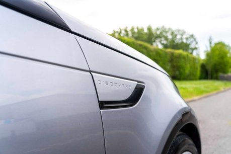Land Rover Discovery R-DYNAMIC HSE MHEV. 7 SEATS. ELECTRIC TOWBAR. OPENING PANO ROOF. 22S. 5