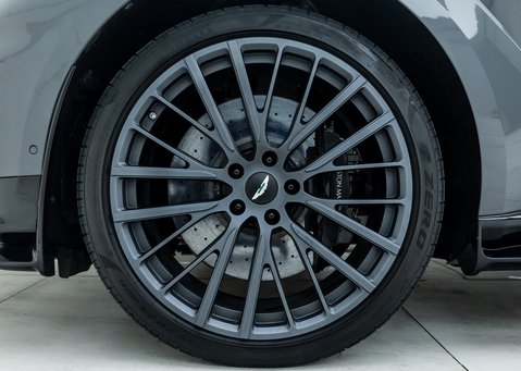 Aston Martin DBX 707 