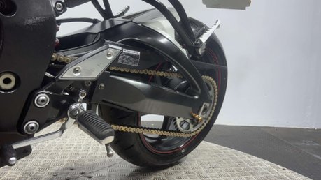 Yamaha FZ1 FAZER 2011 ONLY 19K VERY CLEAN 1000CC NAKED MOT SERVICED 28