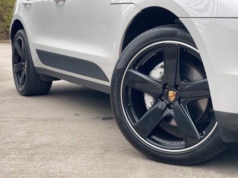 Porsche Macan 3.0 TD V6 S PDK 4WD Euro 6 (s/s) 5dr 4