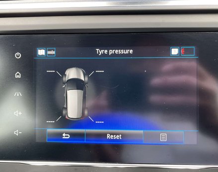 Renault Kadjar 1.5 Kadjar Iconic Blue dCi Auto 5dr 43