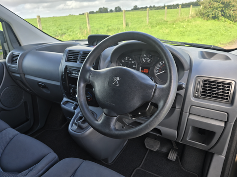 Peugeot Expert Tepee 25