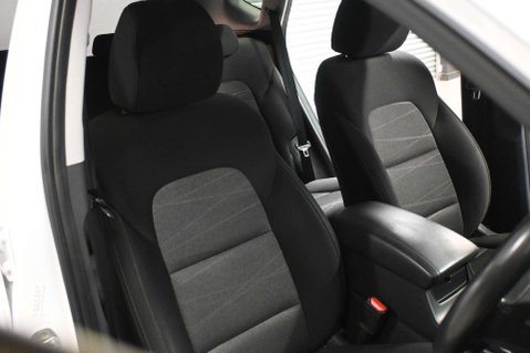 Hyundai TUCSON 1.6 Tucson SE Nav 48v MHEV CRDi 2WD Semi-Auto 5dr 32