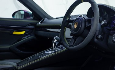 Porsche Cayman GT4 (718) 10