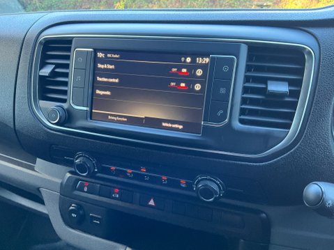 Vauxhall Vivaro L2H1 F2900 DYNAMIC S/S 19